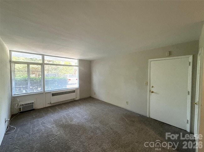 Building Photo - 2126 E 7th St