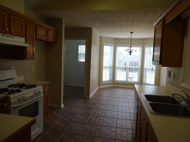 Foto del edificio - 3417 Summit Glen Dr