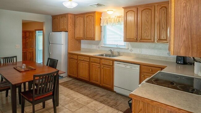 Building Photo - 118 Walton Ave