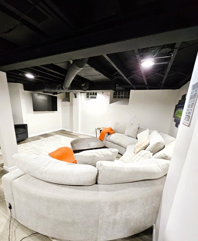 Espacio para medios - 2212 Burger St
