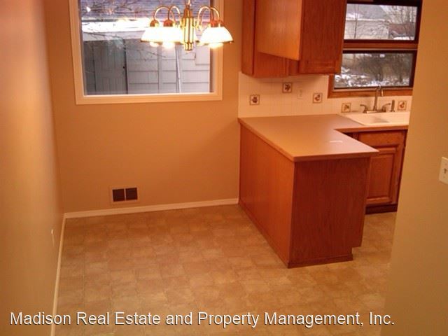 Building Photo - 3 br, 1.5 bath House - 1228 E. Olympic Ave.