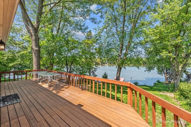 Building Photo - 24060 N Lakeside Dr