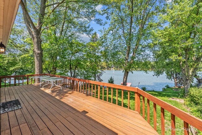 Foto del edificio - 24060 N Lakeside Dr