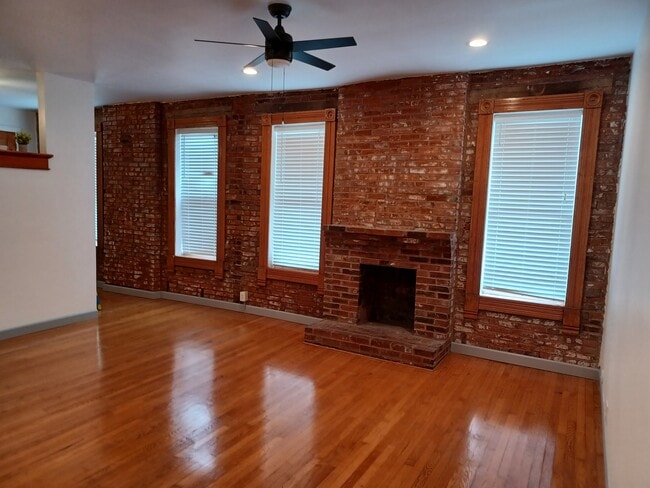 Building Photo - 4233 Chouteau Ave