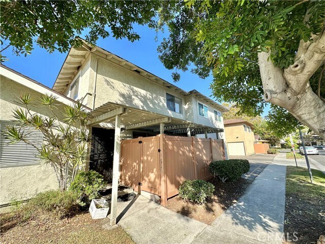 Building Photo - 16748 Cedarwood Cir