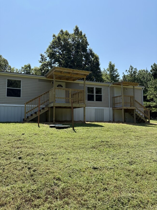 Building Photo - 152 Meadow Ln