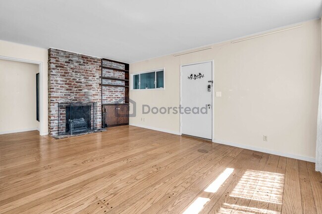 Foto del edificio - 2704 Le Conte Ave