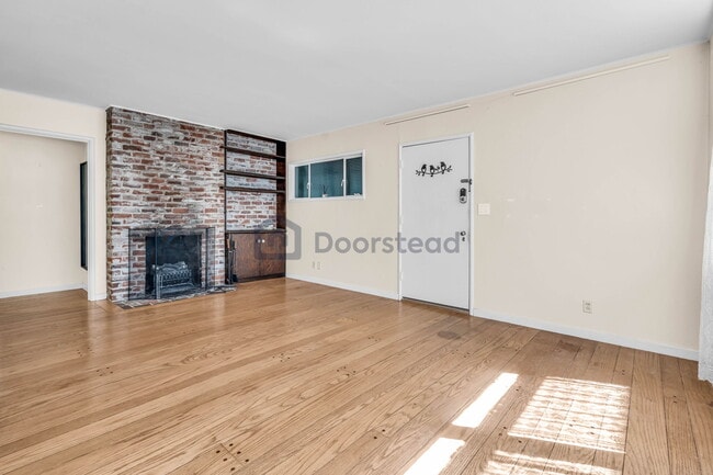 Building Photo - 2704 Le Conte Ave