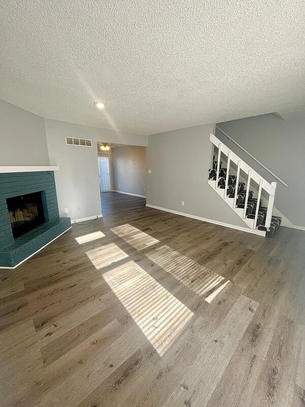 Foto del edificio - 405 NE Highland Ln