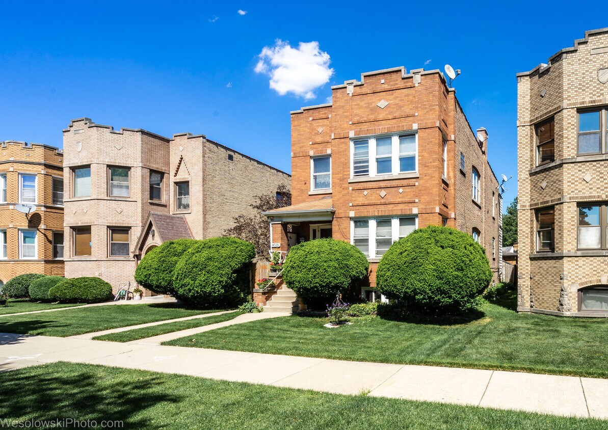 4923 N Menard Ave Unit 2, Chicago, IL 60630 Condo for Rent in Chicago
