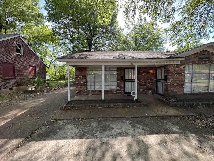 Primary Photo - 1136 Railton - Available Now!