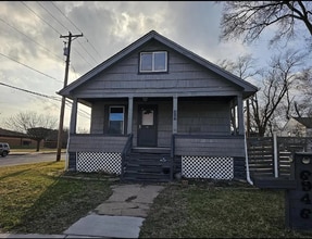Building Photo - 6946 Marshall Ave
