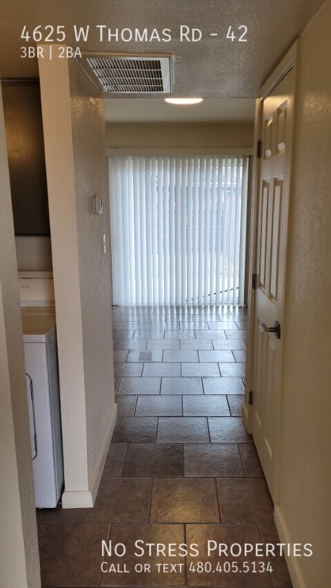 Foto del edificio - 3 Bed Condo off 46th Ave and Thomas!