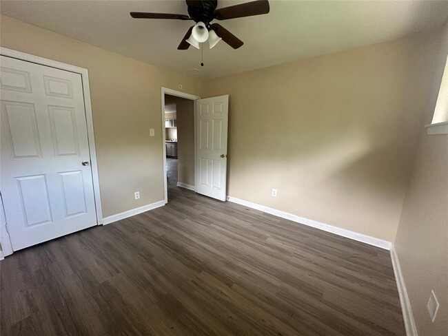 Foto del edificio - 5120 Clover St