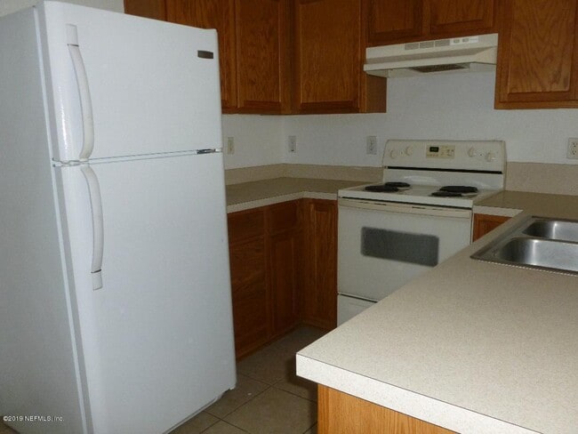Building Photo - 1500 Calming Water Dr