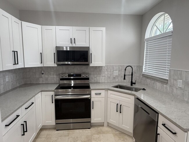 Building Photo - 7218 Panache Way