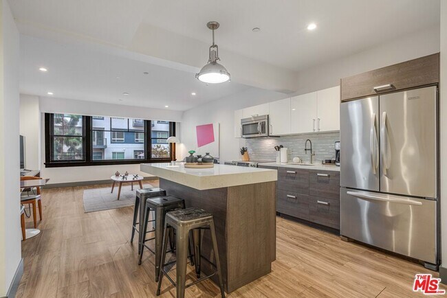 Foto del edificio - 932 S Hill St