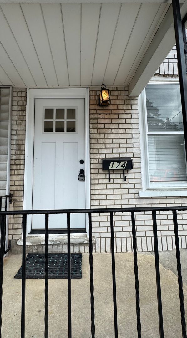 Building Photo - Modern 2 bed, 1.5 Bath Home in the Heart o...