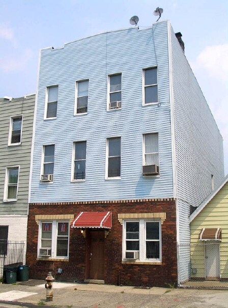 Building Photo - 279 Evergreen Ave