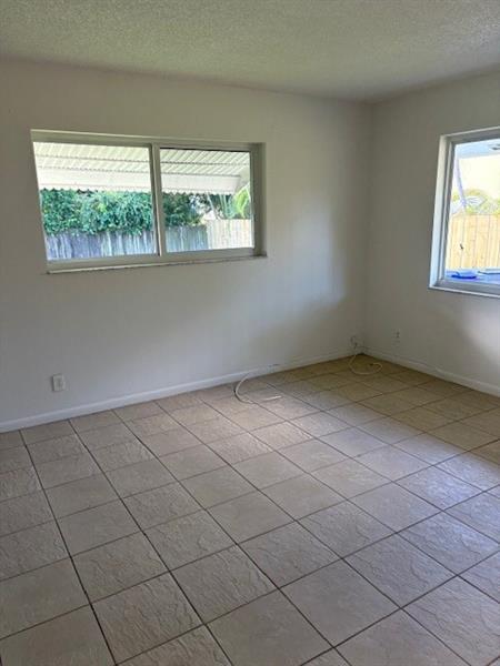 Foto del edificio - 2240-2242 Garfield St