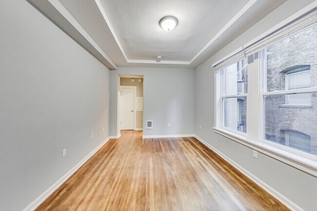 Foto del edificio - Pet-Friendly Studio Unit Available Now! 1 ...