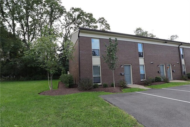 Building Photo - 604 Carriage Hill Dr
