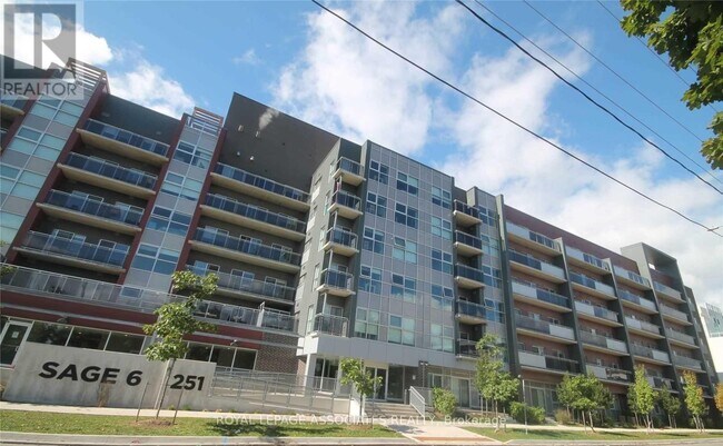 Building Photo - 251 Hemlock St