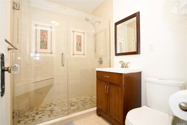 Foto del edificio - 87-52-87-81 81st Ave