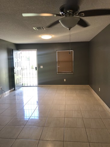 Building Photo - 43 Las Palmas Way