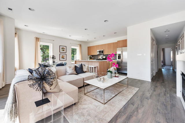 Foto del edificio - 8467 Grand Ave