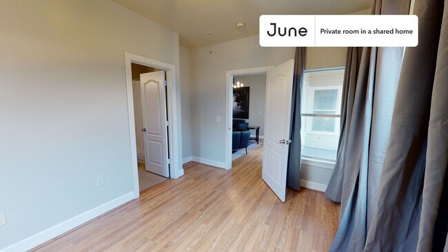 Foto del edificio - Room in Shared 4 bed/4 bath home