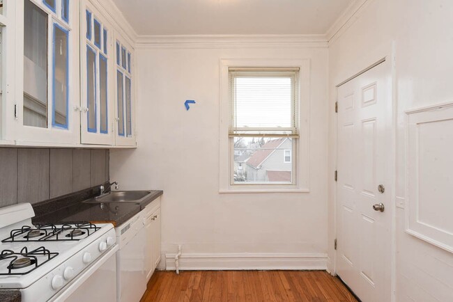 Building Photo - 4826.5 W Addison St