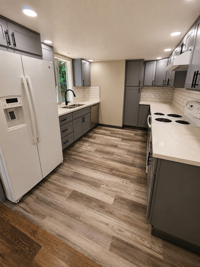 Foto del edificio - Must See 3 BED/2 Bath Rambler in Heart of Tumwater! Available 8/05/26!