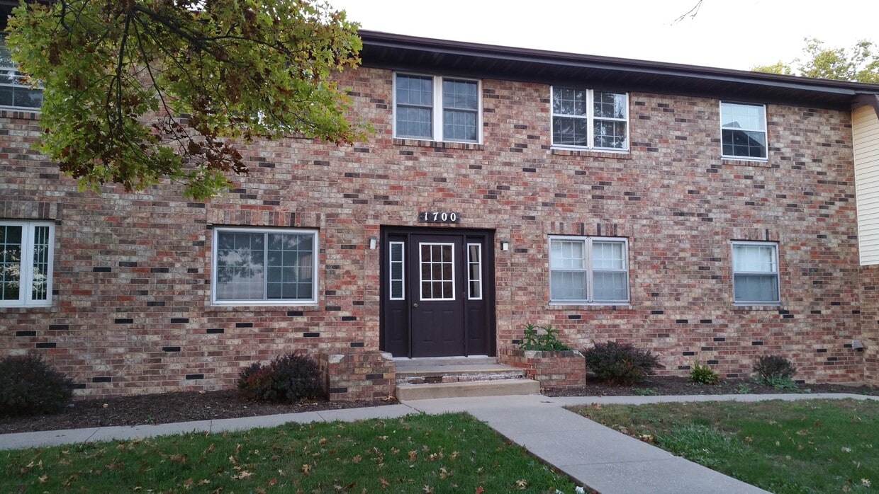 Primary Photo - Spacious 2 Bedroom, 1 Bath Condominium in ...