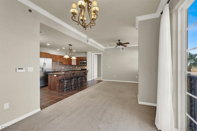 Foto del edificio - 2405 W Serene Ave