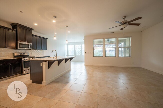 Foto del edificio - Madera Riverstone Home, 4BR/3BA, Including In-Law Suite, SOLAR, Community Pool, Tons of Community...
