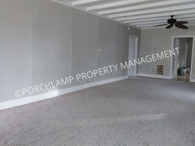 Foto del edificio - 541 W Grand Ave