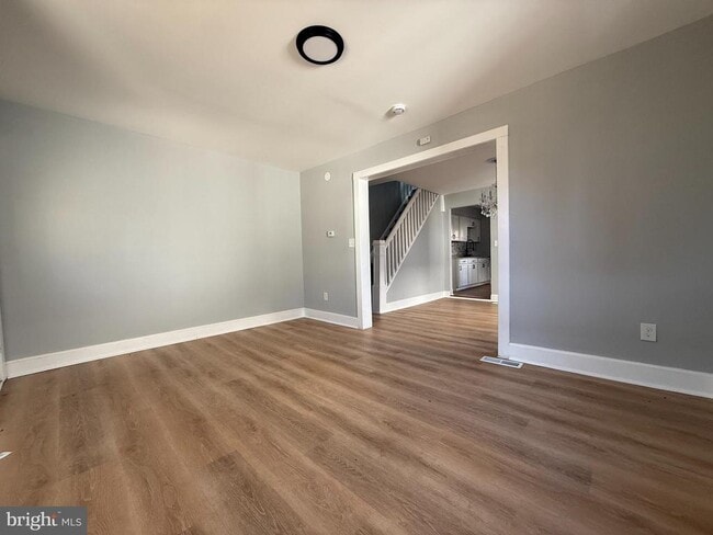 Building Photo - 333 W Buck St