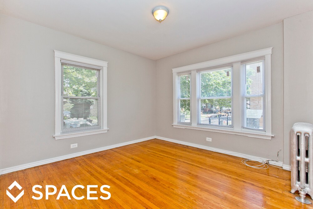Primary Photo - 1451 W Argyle St