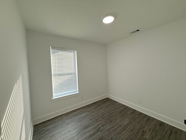 Foto del edificio - 760 N McNeil St