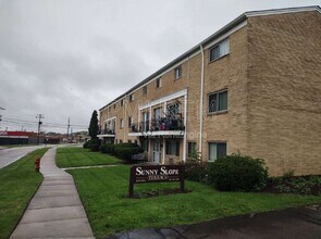 Building Photo - 5405 Sunnyslope Rd