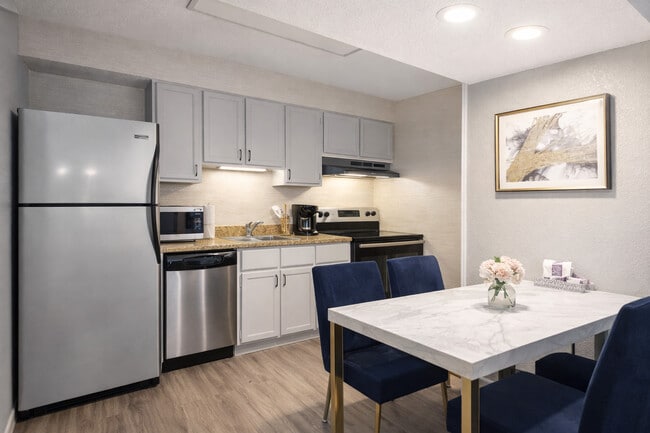 Kitchen - The Haven at Eagandale