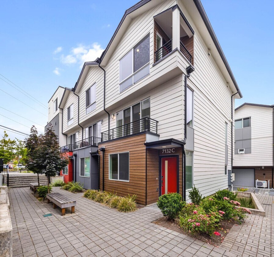 Foto principal - 7132 Beacon Ave S