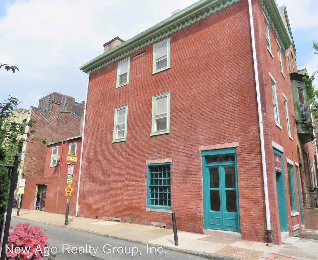 Primary Photo - 1613 Pine St