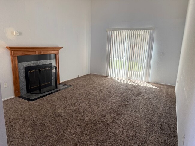 Building Photo - 1140 Hartford Pl