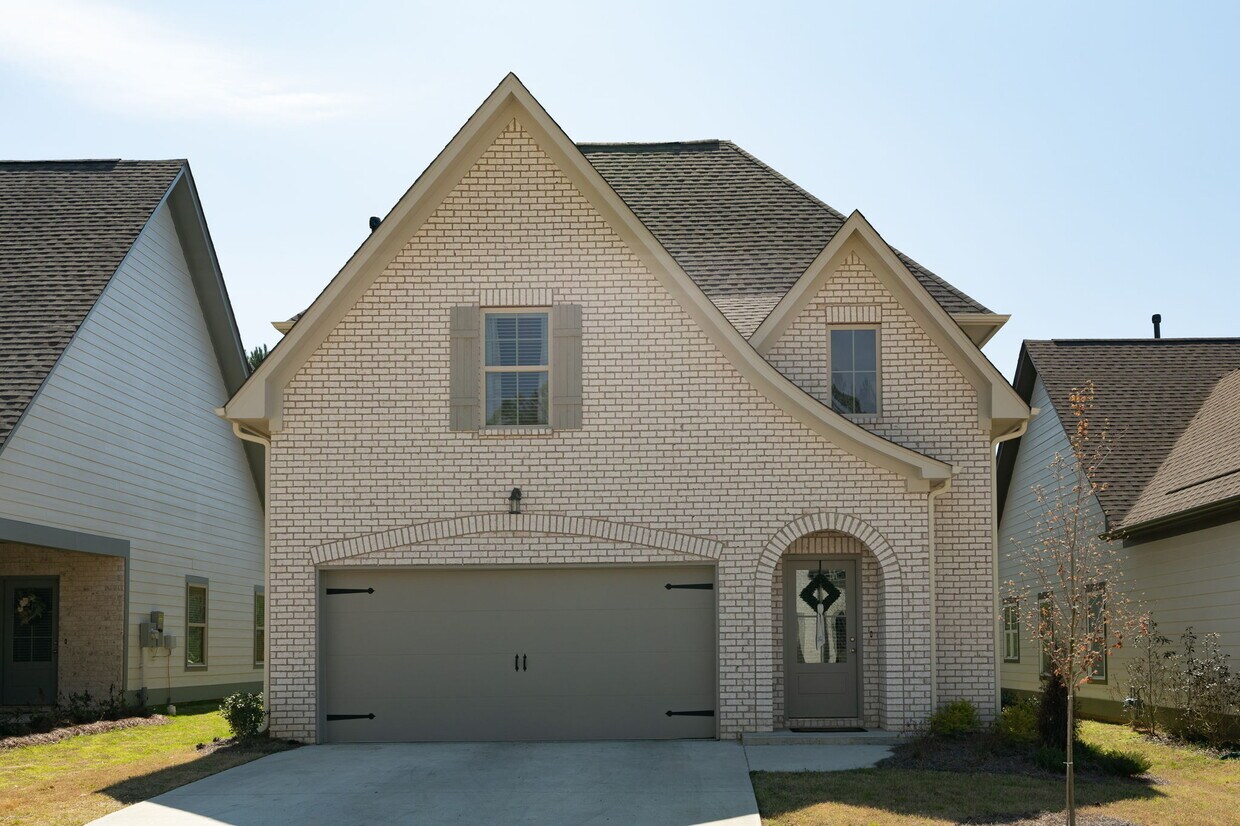 Primary Photo - 2134 Springfield Dr