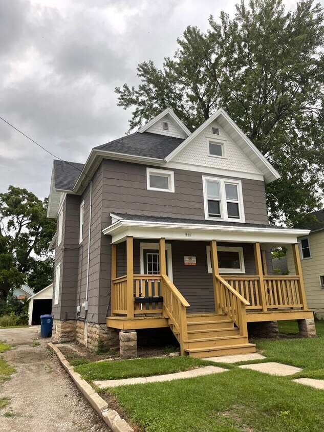 Scott, 806 Room for Rent in Oshkosh, WI