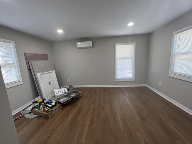 Photo - 230 Habersham Dr House