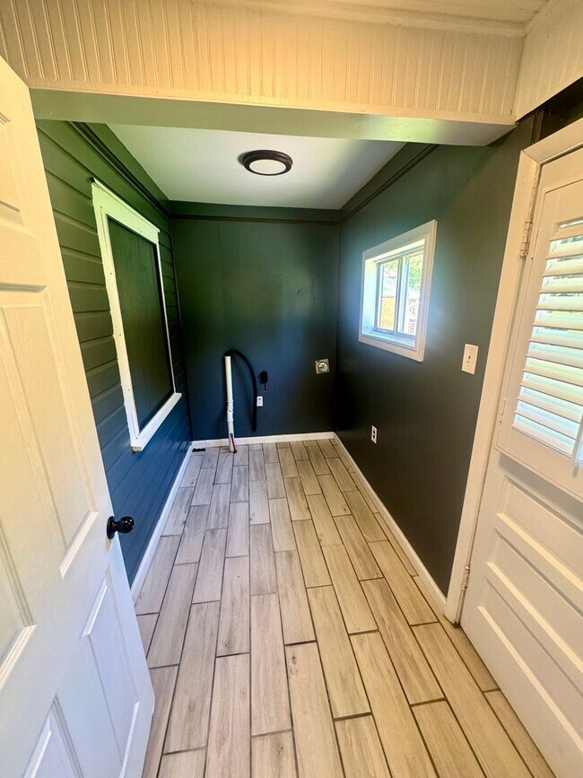 Foto del edificio - Charming 2 Bed, 1 Bath Home with Private P...