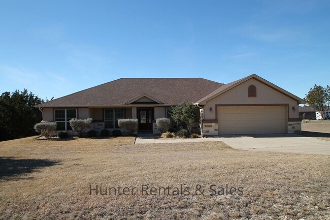 Building Photo - Chica Ranch!